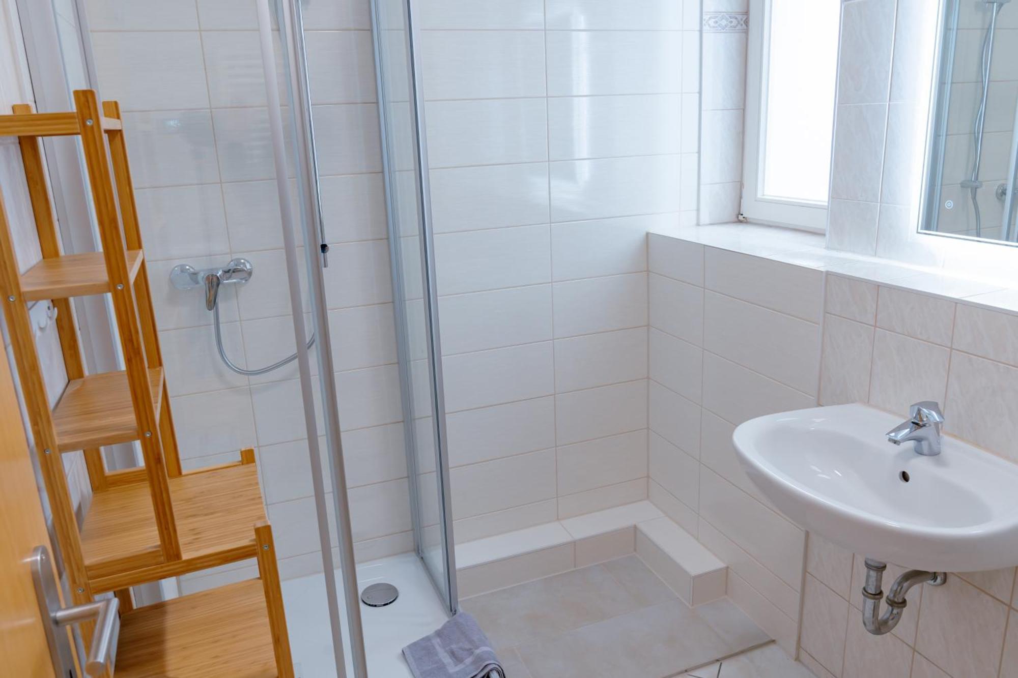 Apartmenthaus Chrischanshof Rostock Exterior photo